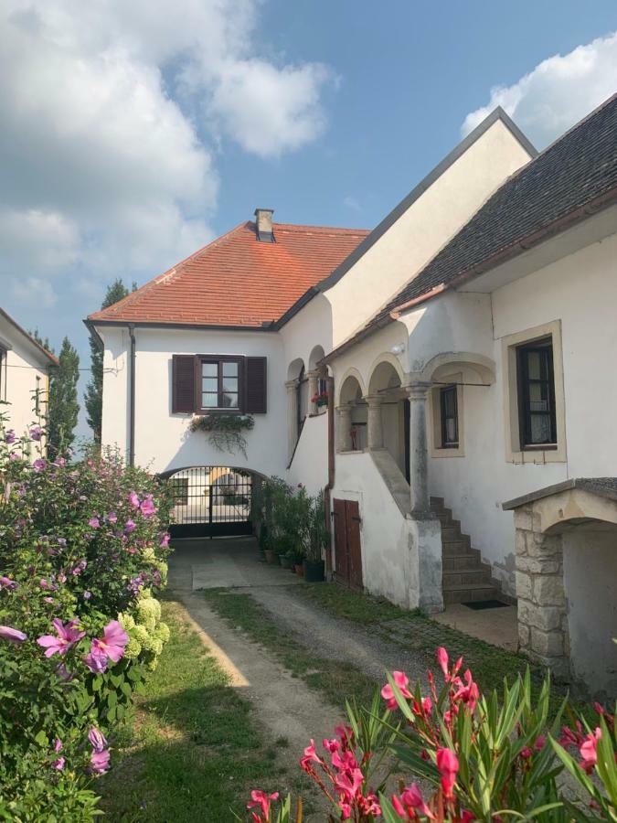 Ferienwohnungen zum Briefmarkenhaus Mörbisch am See Exterior foto